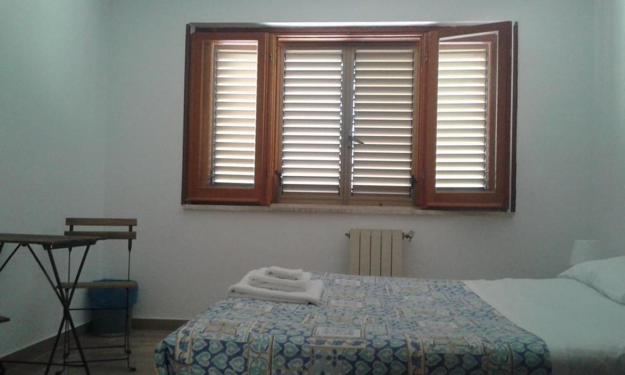 Villa Lucia Affitta Camere Formia Exterior foto